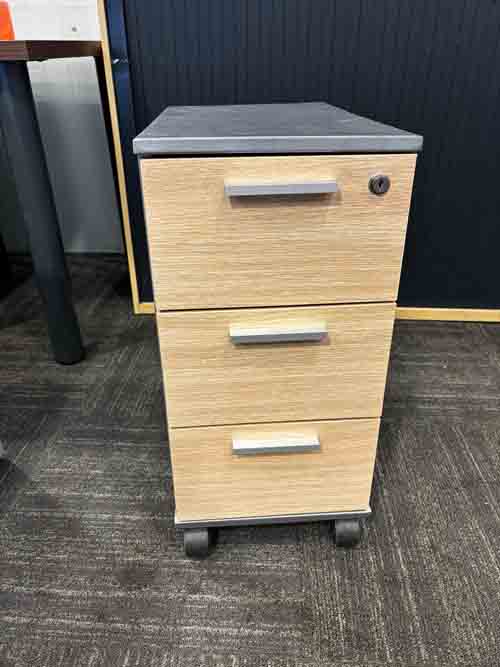 2 Toned 3D Mobile Pedestal